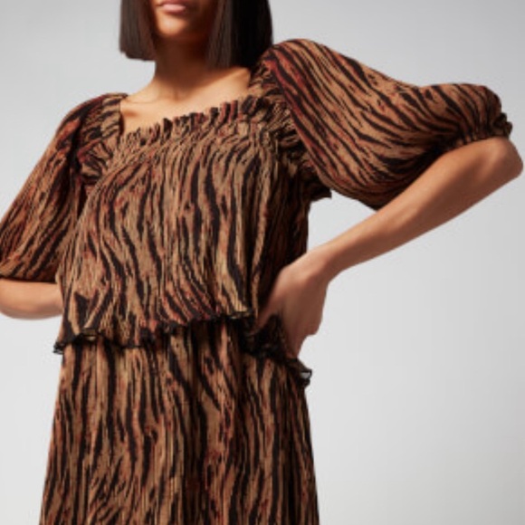 Ganni Dresses & Skirts - Ganni Georgette Midi Tiger Stripe Midi Dress Size EU40